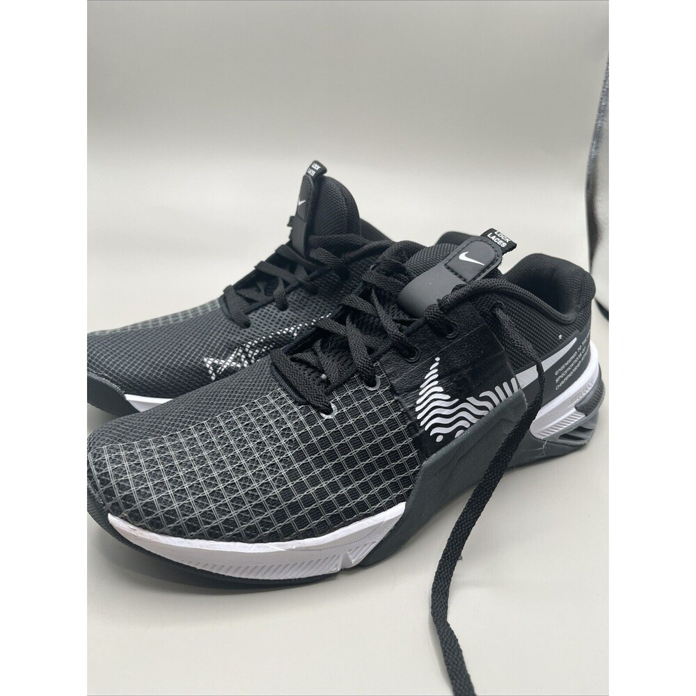 Nike Metcon 8 DO9327-001 Womens Black White Lace Up Round Toe Running Shoes Sz 9
